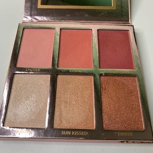BH Cosmetics Blushing in Bali Face Palette